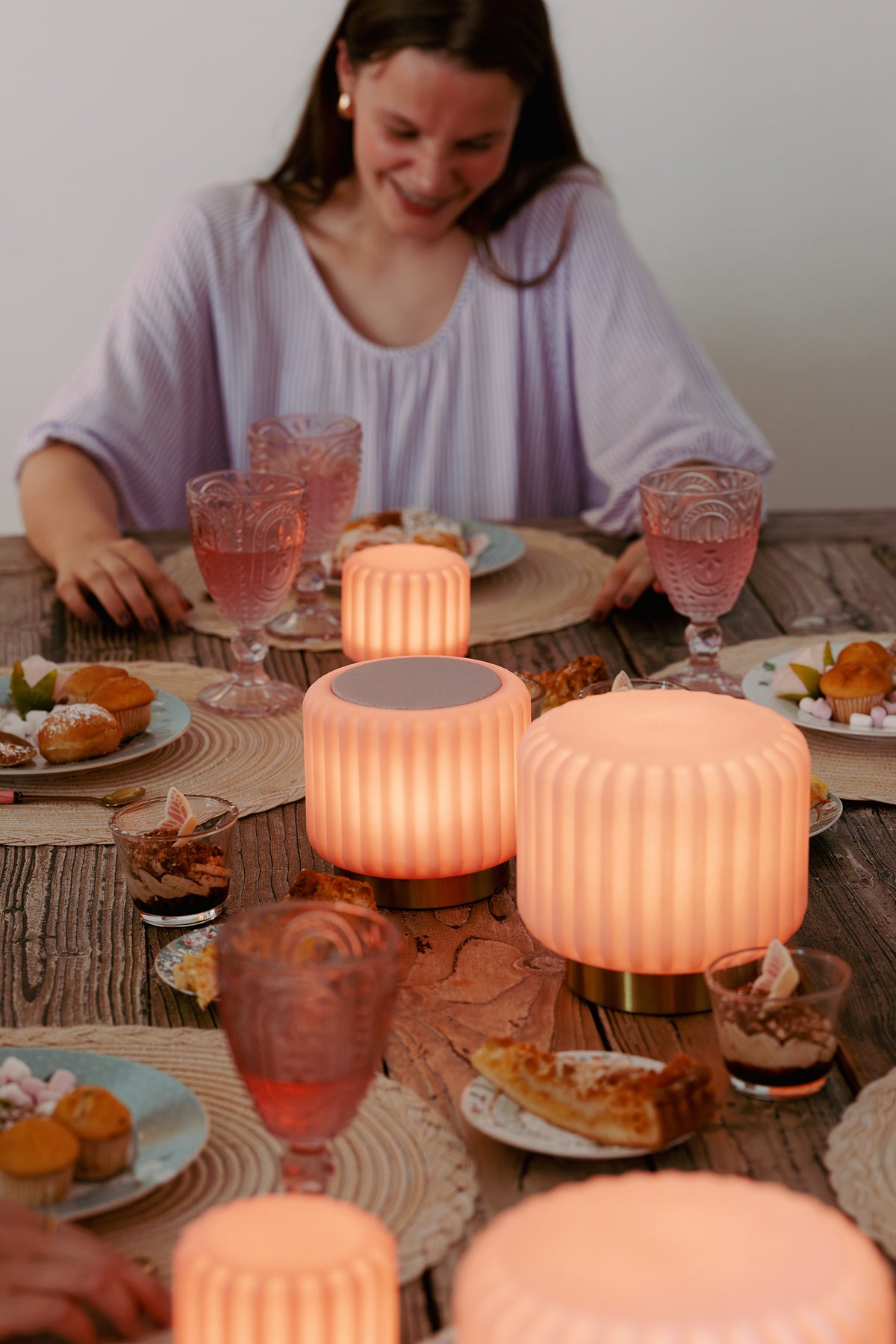 Dentelles speaker + Licht USB recharge FRAISE/GOUD | 12,5 cm x Ø 13,5 cm