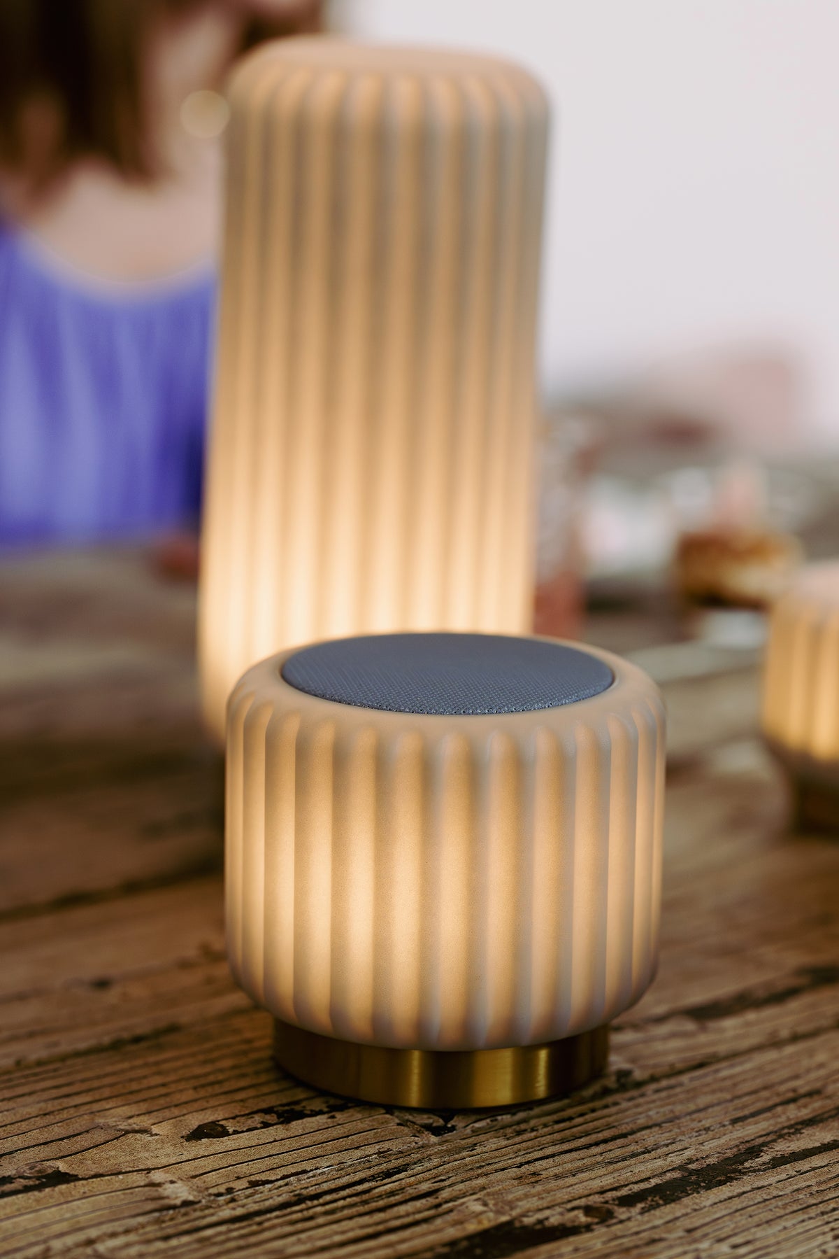 Dentelles speaker + Licht USB recharge BLUEBERRY/GOUD | 12,5 cm x Ø 13,5 cm