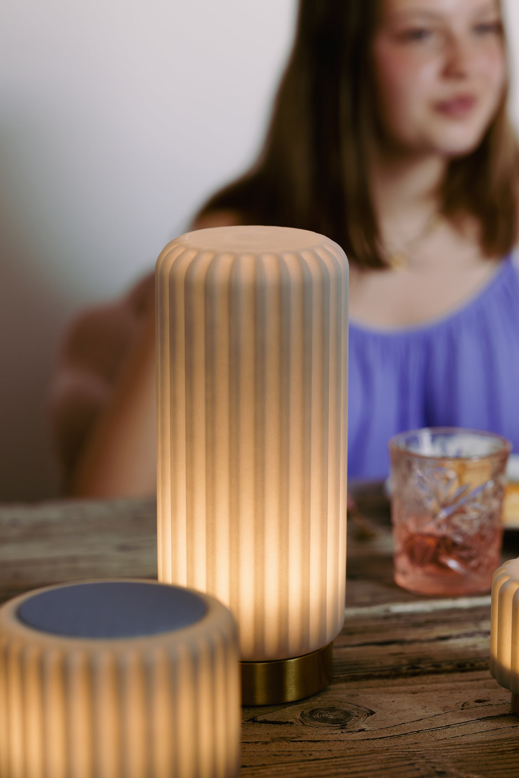 Dentelles 29 licht USB recharge BLUEBERRY/GOUD | 29,5 cm x Ø 12 cm