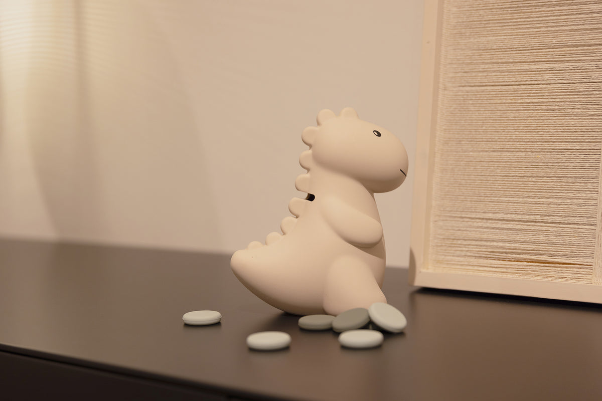 Jéroom Dino ZAND SPAARPOT LARGE | H 16,5 x 14,9 x 10,8 cm