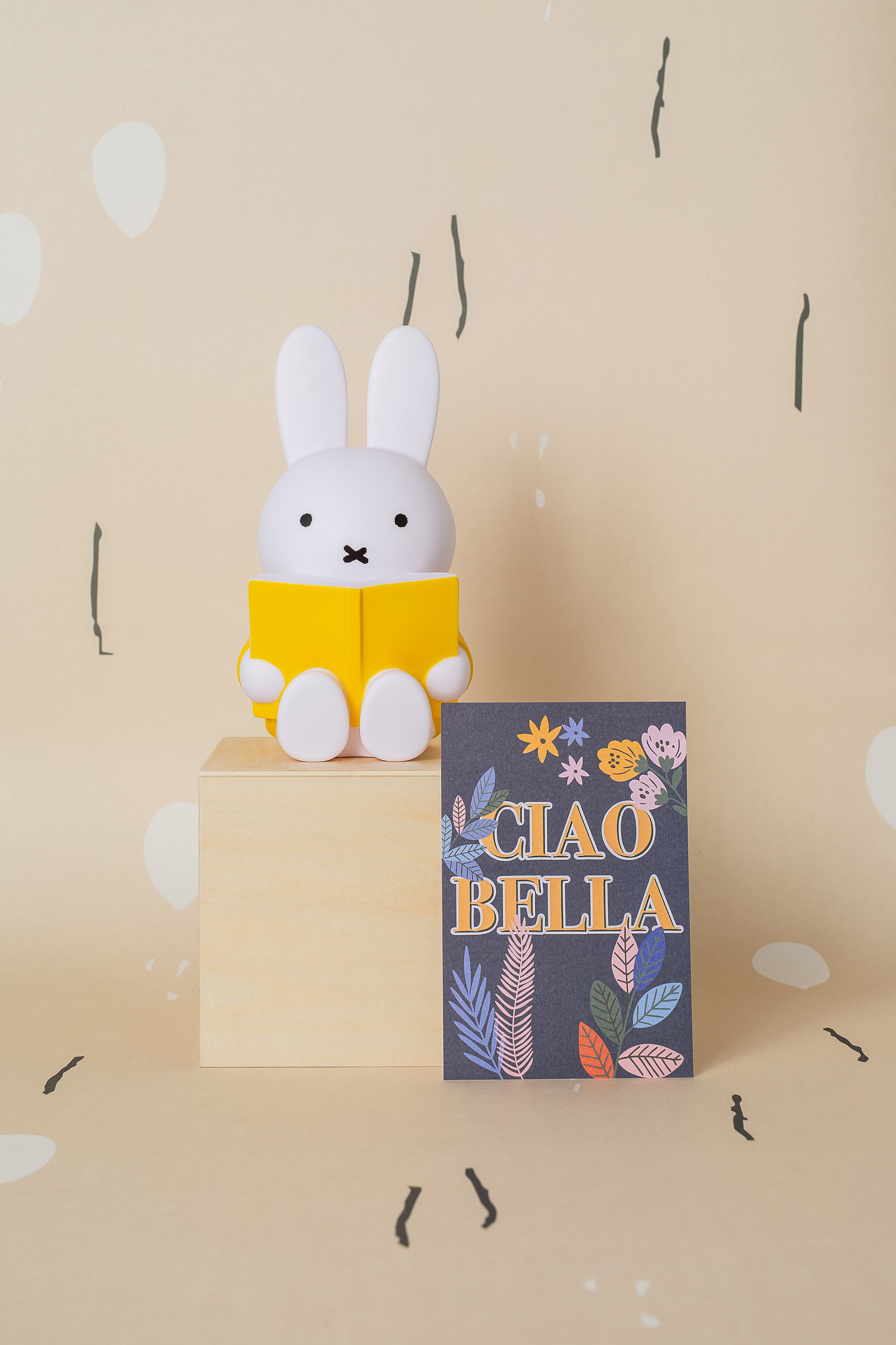 nijntje leest GEEL Spaarpot Medium | H19  Ø 10 CM