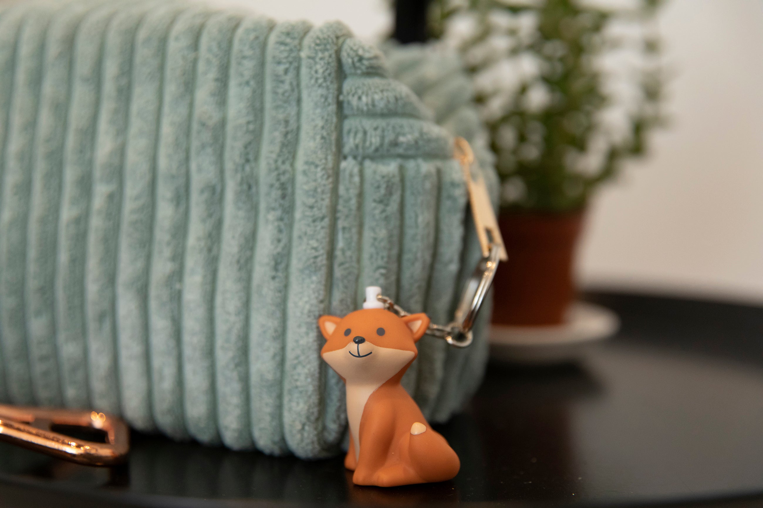 CESAR FOX ORANJE SLEUTELHANGER H 5 x Ø 3,5 cm