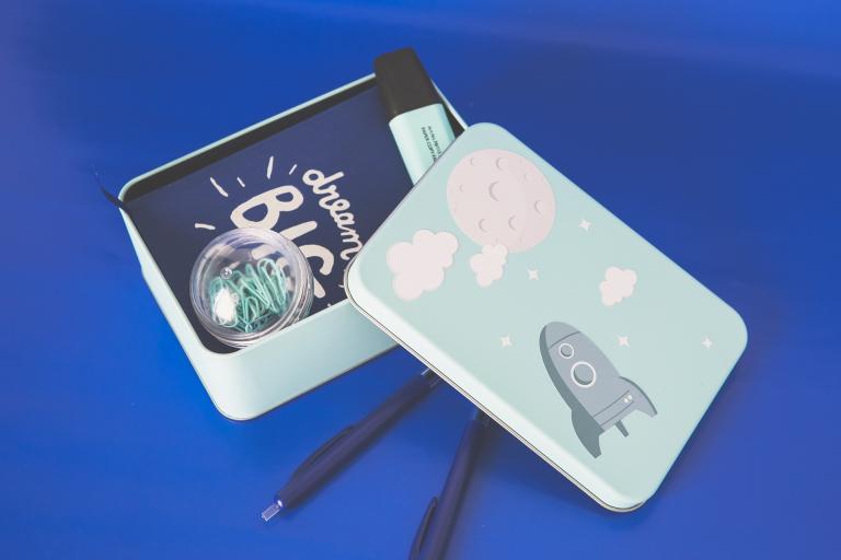 To the moon | Sticker rocket
